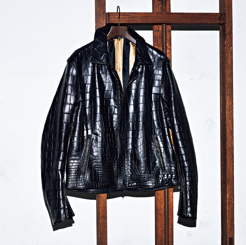 ジャケット330万円／イエリブ（買えるLEON）