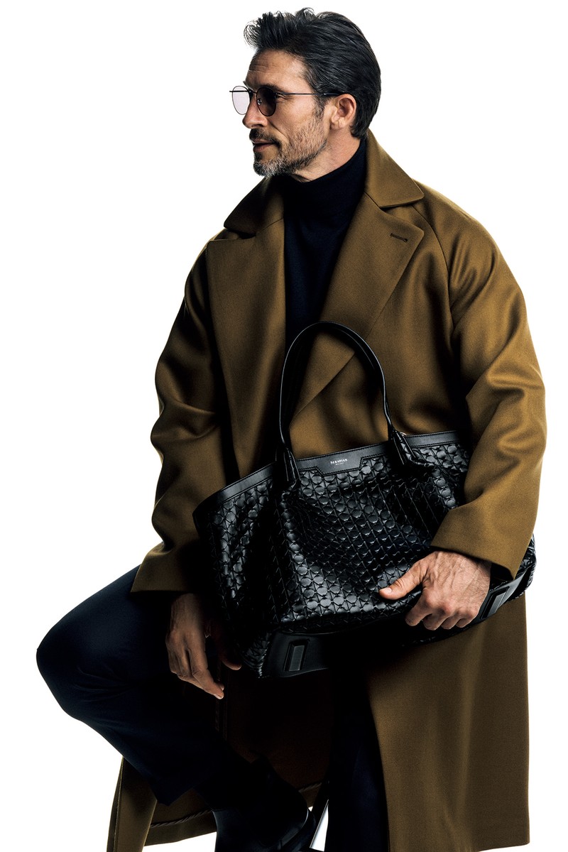 バッグ［W49×H32×D22㎝］47万4100円／セラピアン（リシュモン ジャパン セラピアン）