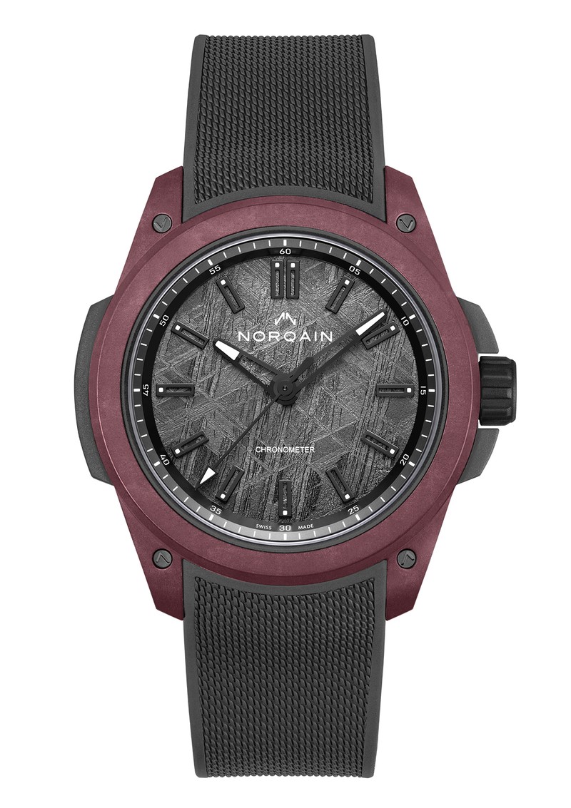  『ワイルド ワン メテオライト 42MM スペシャル エディション』 自動巻き、バーガンディNORTEQ®ケージ×アンスラサイトのラバー製ショックアブソーバーケース（42㎜）、ラバーストラップ。200m防水。115万5000円／ノルケイン（ノルケイン ジャパン）