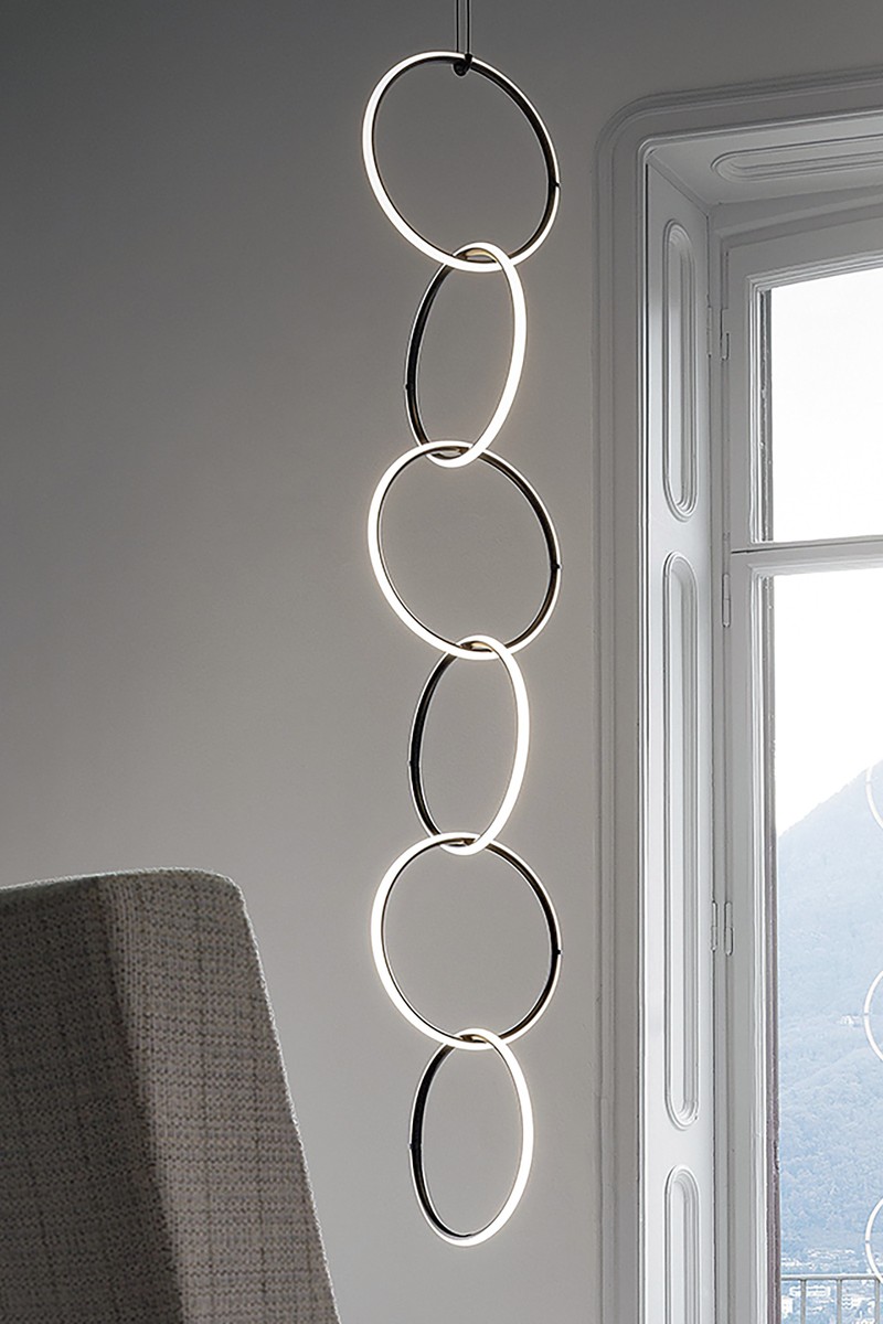 アレンジメンツ　94万500円／フロス（フロスジャパン）