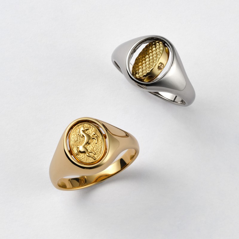 リング右●［18KWG×18KYG］00万0000円、左●［18KYG×18KWG］00万0000円／ともにラギッドマインド（エスジェイ ジュエリー）