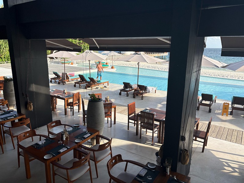 1日中、光が気持ちよく差し込む「アイランド・キッチン」