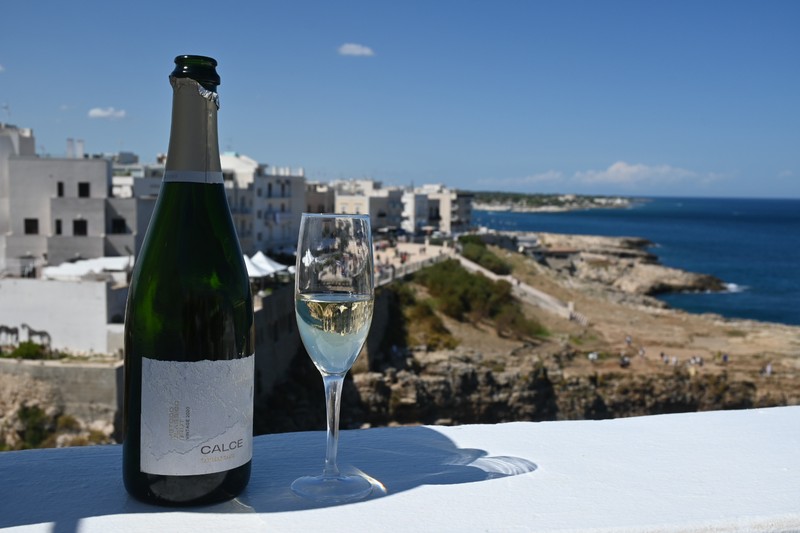 青い海にダイブしたくなる爽快スプマンテ「カルチェ」