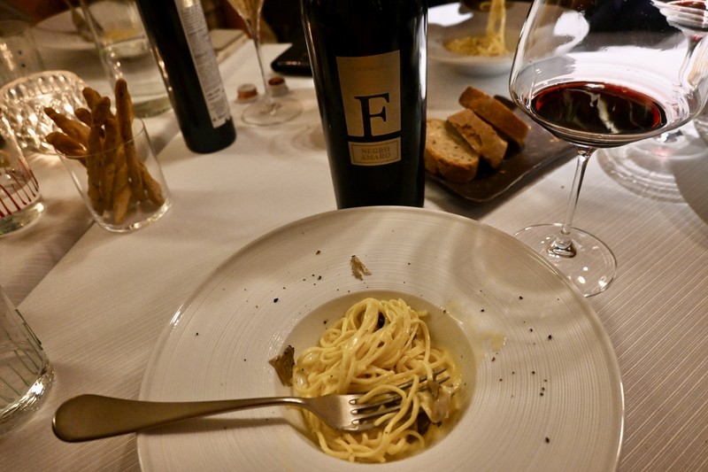 ぷんぷんと充満するトリュフ香が贅沢なひとときを演出