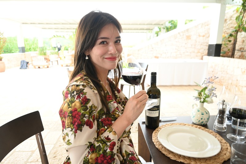 SNSを賑わせているインフルエンサーの石井里奈ちゃん!