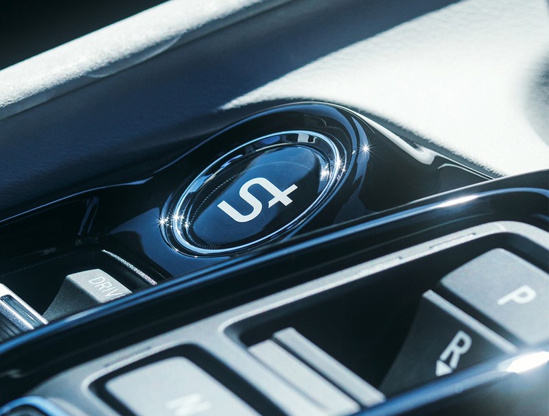 Honda S+ Shiftドライブモードスイッチ。モーター駆動ながら、仮想の8段変速で加減速時にエンジン回転数をコントロールし、あたかも有段変速機があるかのような操作感を実現。