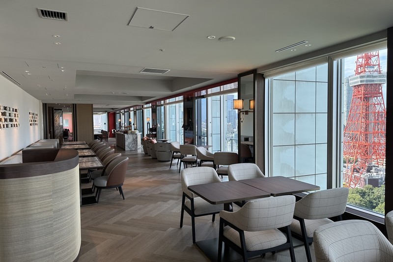 32階のプレミアムクラブラウンジ