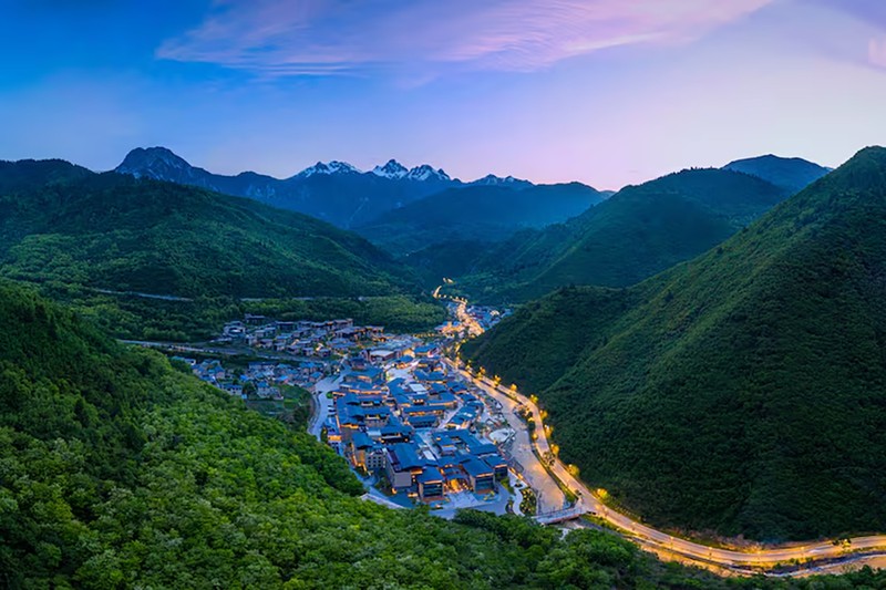 四川省北部の山間には「ヒルトン・ガーデン・イン九寨溝」を展開。こんな場所にまで!