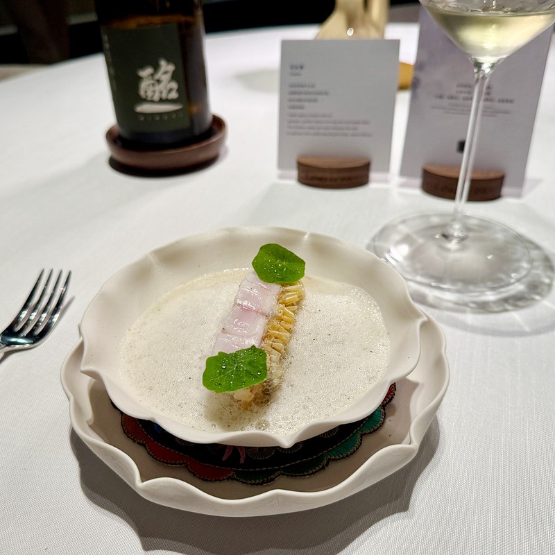 タイルフィッシュの貴州酸湯仕立て。