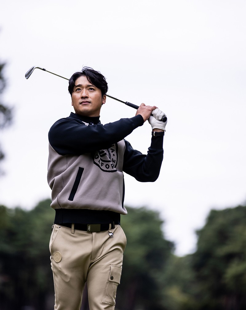 ザ・ゴルフクラブ竜ヶ崎　武田 竜（たけだ・りゅう）　プルオーバー7万1500円、パンツ5万8300円／ともにマーク＆ロナ （マーク＆ロナ 青山店）、時計63万8000円／エドックス（ジーエムインターナショナル）