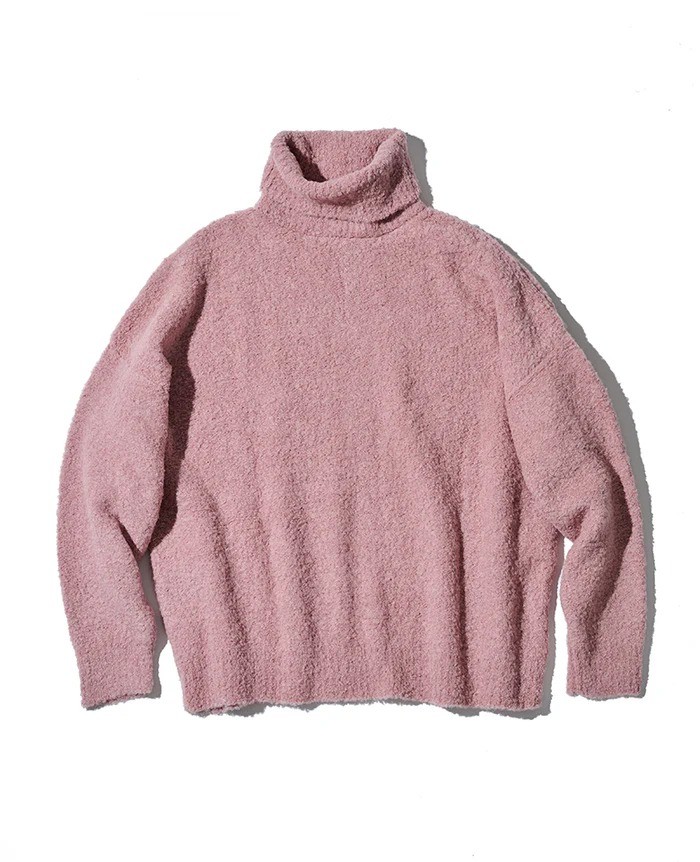 タートルネックニット¥63,800／モニタリー（買えるLEON）