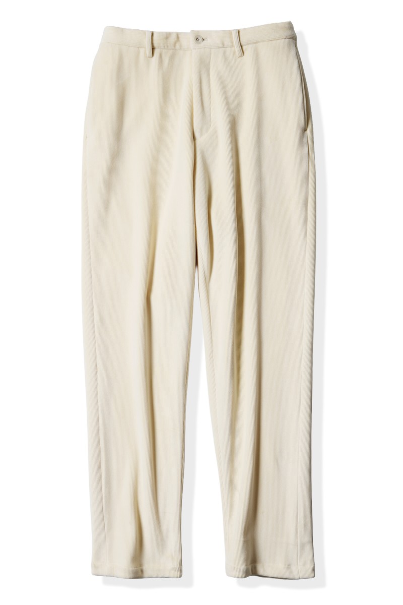 パンツ2万9700円／ランバン コレクション（ランバン コレクション 表参道店）