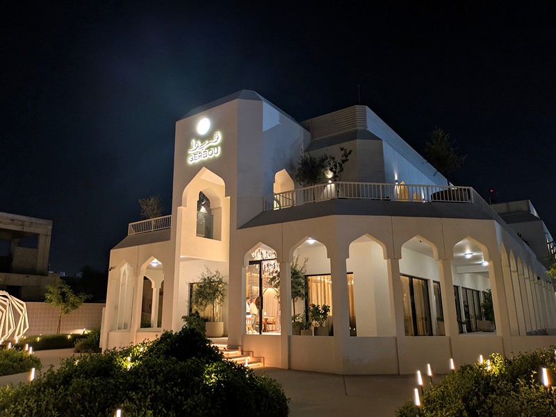 アート&デザインコンサルタント会社「タシュキール」が運営するギャラリーとのコラボ。この地域一帯を文化施設にする計画があるそう。