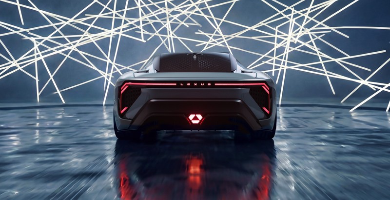 左右のエアアウトレットは先代のLFAを彷彿とさせるデザイン。