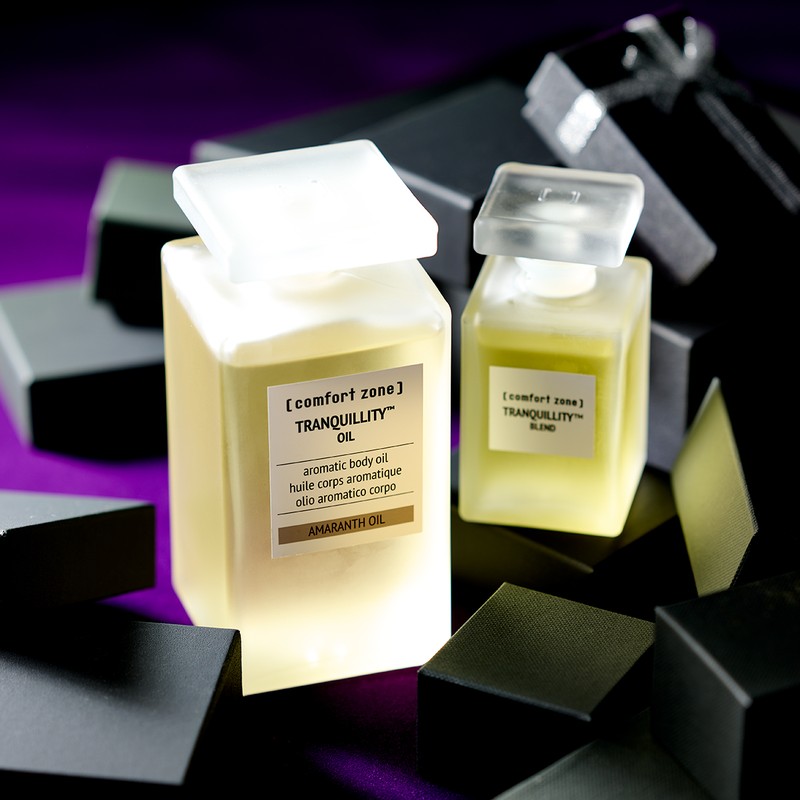 【右】「コンフォートゾーン トランキリティ ブレンド」30ml 1万1220円、50ml 1万4740円、【左】「同 トランキリティ バス アンド ボディ オイル」200ml 1万6610円／コンフォートゾーン