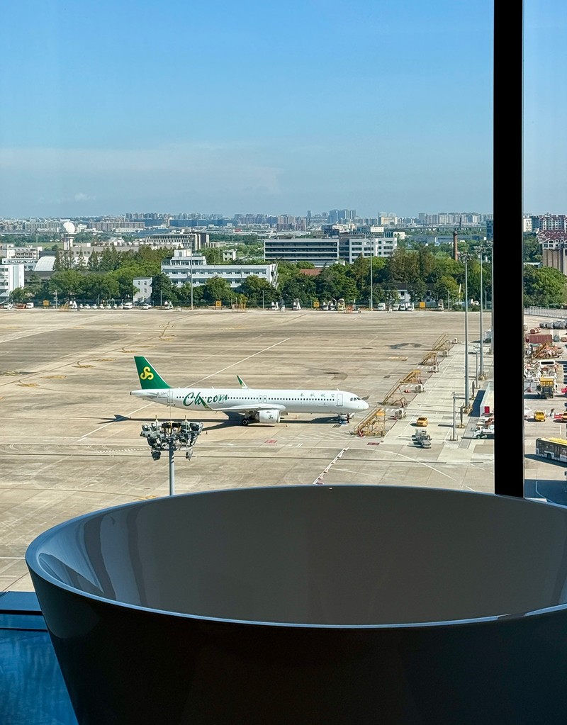 お風呂もエアポートビュー!