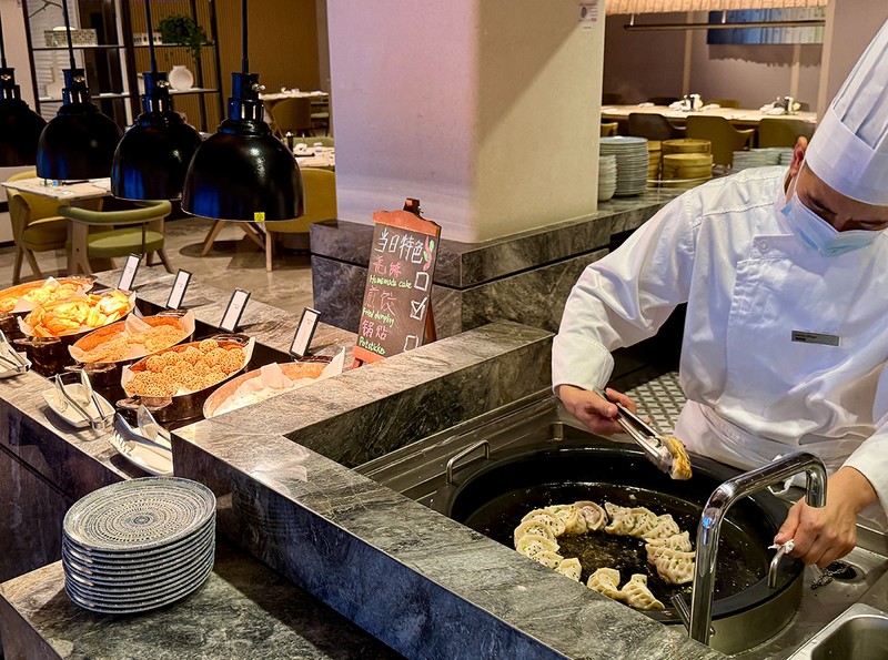 餃子がなくなる回転がはやく、すぐに熱々が!