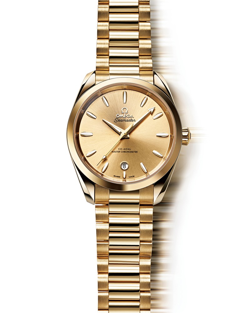 「シーマスター アクアテラ シェード」自動巻き、18Kムーンシャイン™ゴールドケース（38mm）×ブレスレット。150m防水。563万2000円／オメガ