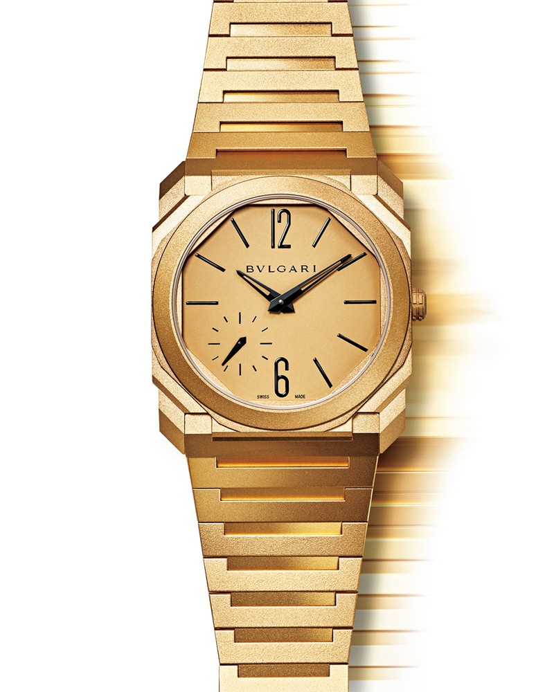 「オクト フィニッシモ」自動巻き、18KYGケース（40mm）×ブレスレット。100m防水。723万8000円／ブルガリ（ブルガリ・ジャパン）