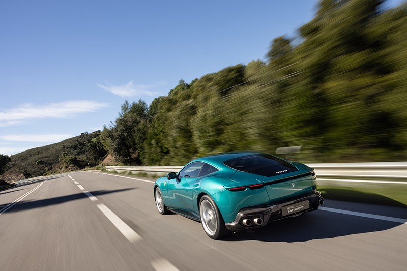 踏んでも流しても最高のドライブフィーリング。