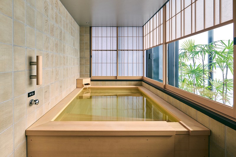 何度も申し上げますが、お風呂はすべて熱海からの運び湯。源泉を銀座の一等地で堪能できるって、ほんとすごいことですよね。ちなみに私、滞在中、計6回ほど入浴させていただきました。