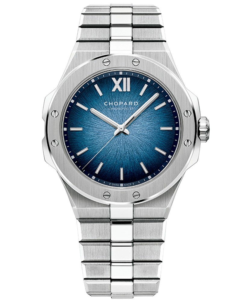 「アルパイン イーグル 41 XP CS プラチナ」自動巻き、Pt950ケース（41mm）×ブレスレット。100m防水。1731万4000円（ショパールブティック限定販売）／ショパール（ショパール ジャパン プレス）