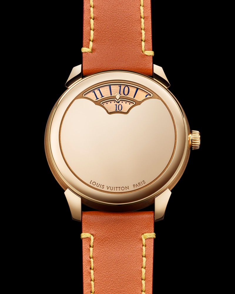 「タンブール オトマティック コンバージェンス ピンクゴールド」自動巻き、18KPGケース（37mm）、カーフレザーストラップ。30m防水。562万1000円／ルイ・ヴィトン（ルイ・ヴィトン クライアントサービス）