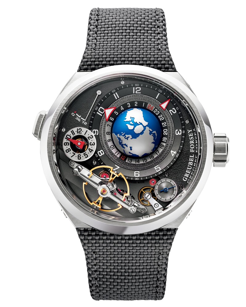 「GMTバランシエール コンヴェクス」手巻き、Tiケース（42.9mm）、ラバーストラップ。5気圧防水。世界限定22本。価格要問い合わせ／グルーベル・フォルセイ（YOSHIDA東京本店）