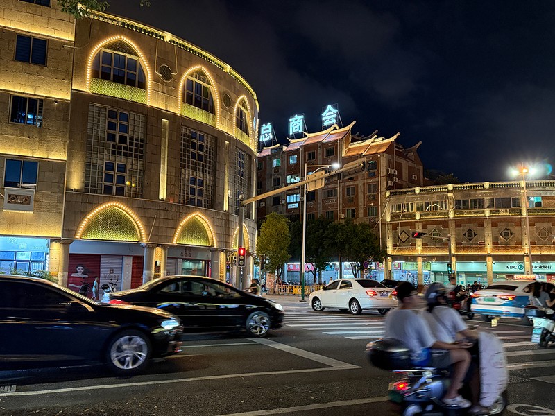 街にはイスラム建築の様式も。