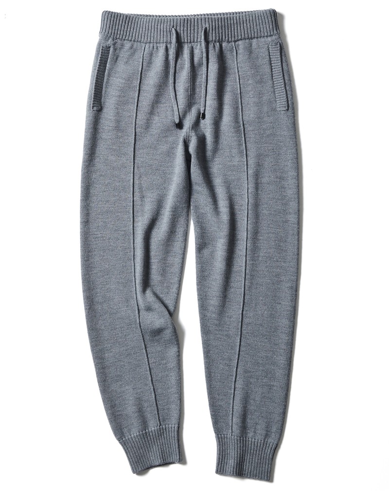 パンツ、ニット、ブーツ、着こなし、コーデ