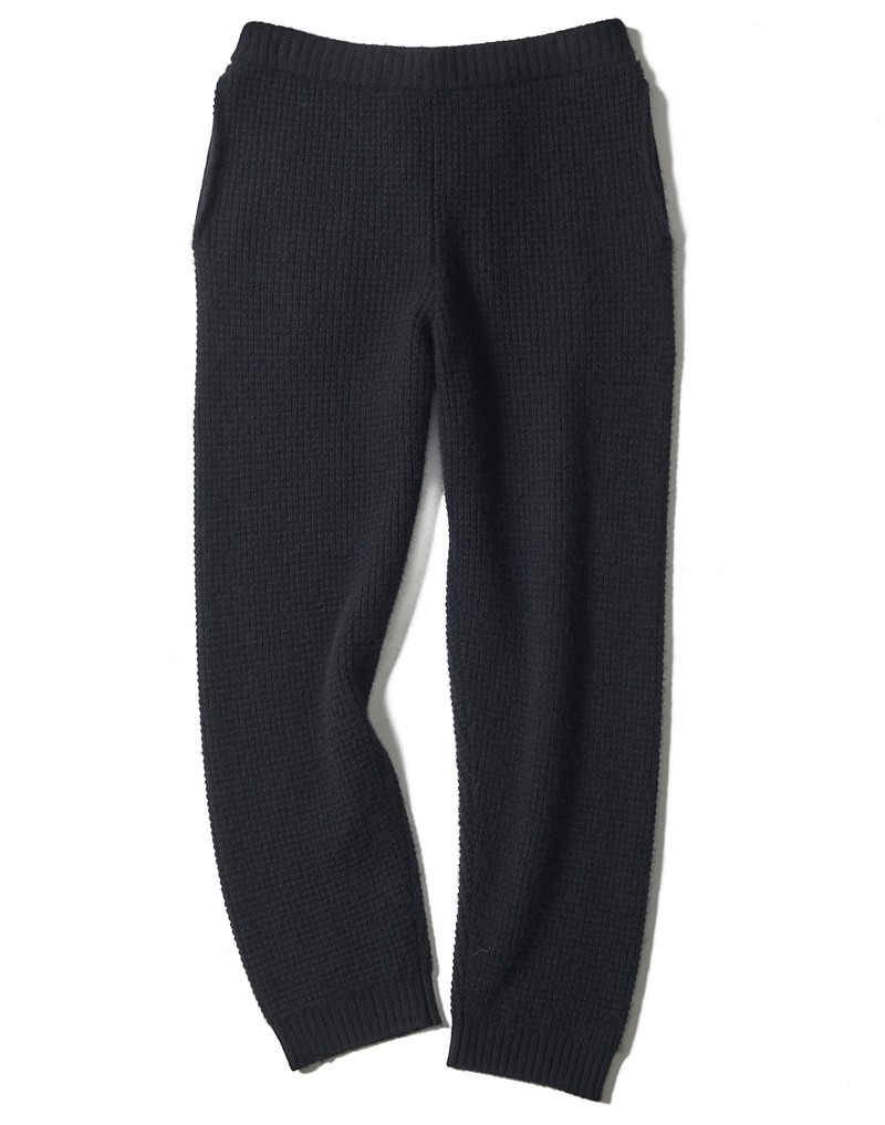 パンツ、ニット、ブーツ、着こなし、コーデ