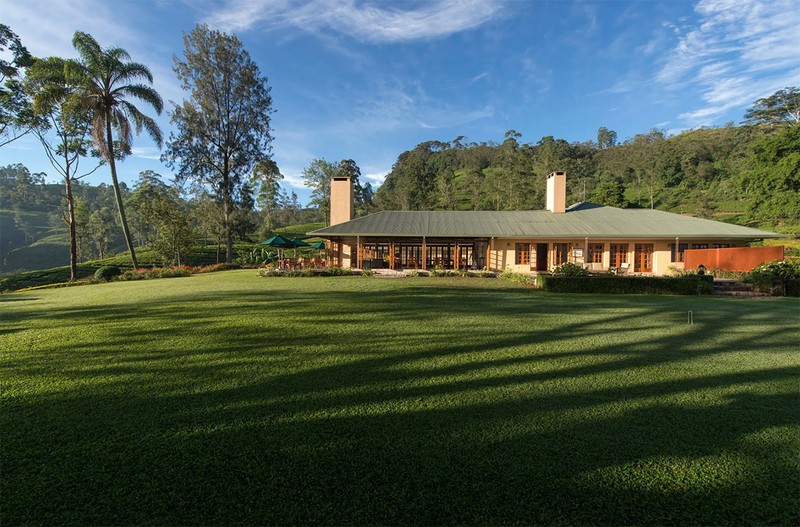 暖炉の煙突が2本立つ「ノーウッド バンガロー」。