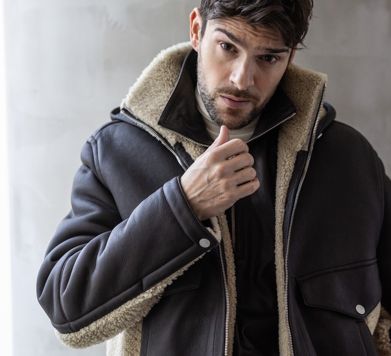 ムートン、レザー、アウター、着こなし、コーデ