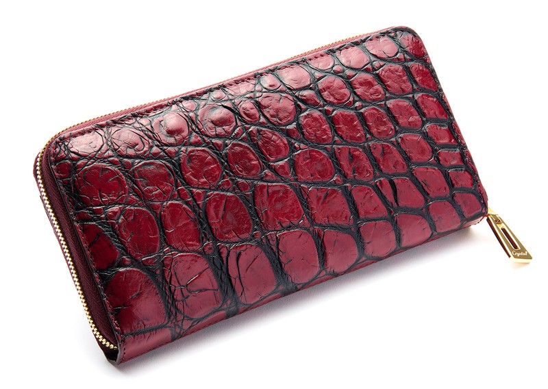 ウォレット［W21× H11× D2.5㎝］6万6000円／レザージュエルス（タイコウ）