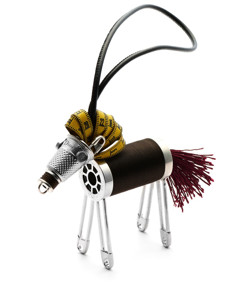 チャーム[W3×H10×D13cm]16万円／ディオール（クリスチャン ディオール）