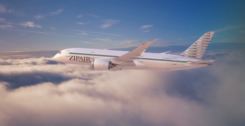 ZIPAIRはすべての路線でWi-Fiが無料で利用可能。ただし、天候や場所によっては繋がりにくくなることも。映画やドラマをダウンロードしていくことをお勧めします♡