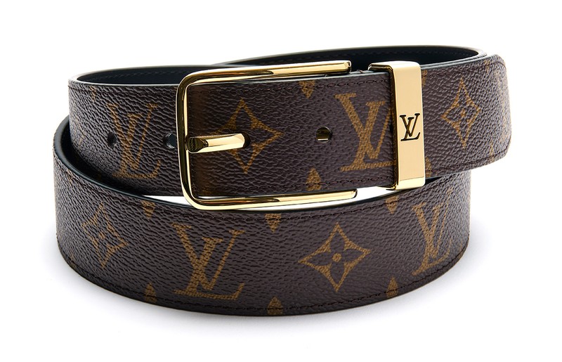 ベルト7万3700円／ルイ・ヴィトン（ルイ・ヴィトン クライアントサービス）