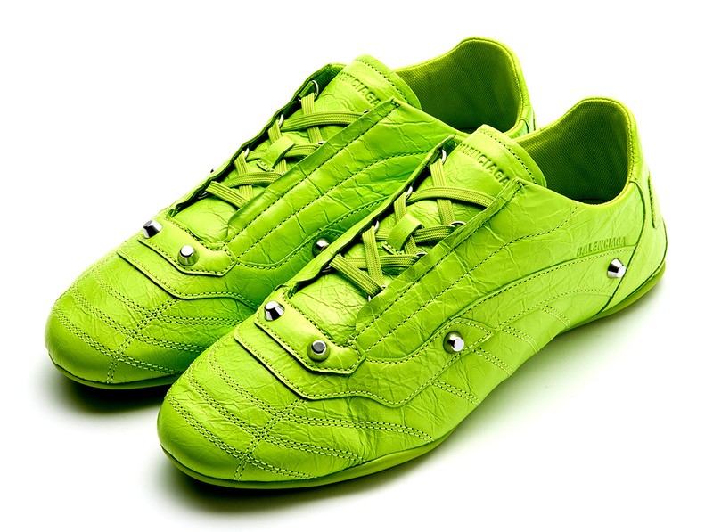 スニーカー11万6600円／バレンシアガ（バレンシアガ クライアントサービス）