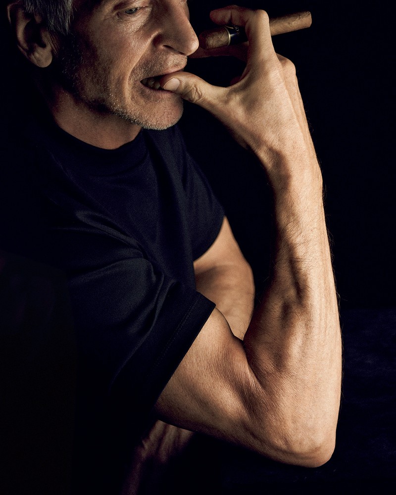 この冬、オヤジはまた若返る。スーツやデニムを着こなせるボディラインをおウチケアで仕込む！