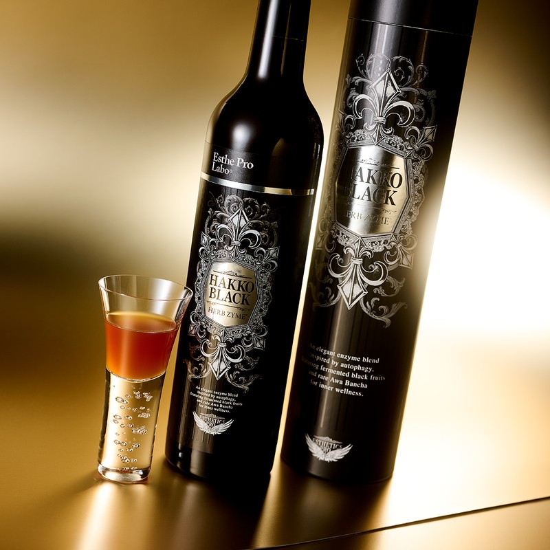 「ハッコウブラック ハーブザイム®」500ml １万5120円／エステプロ・ラボ